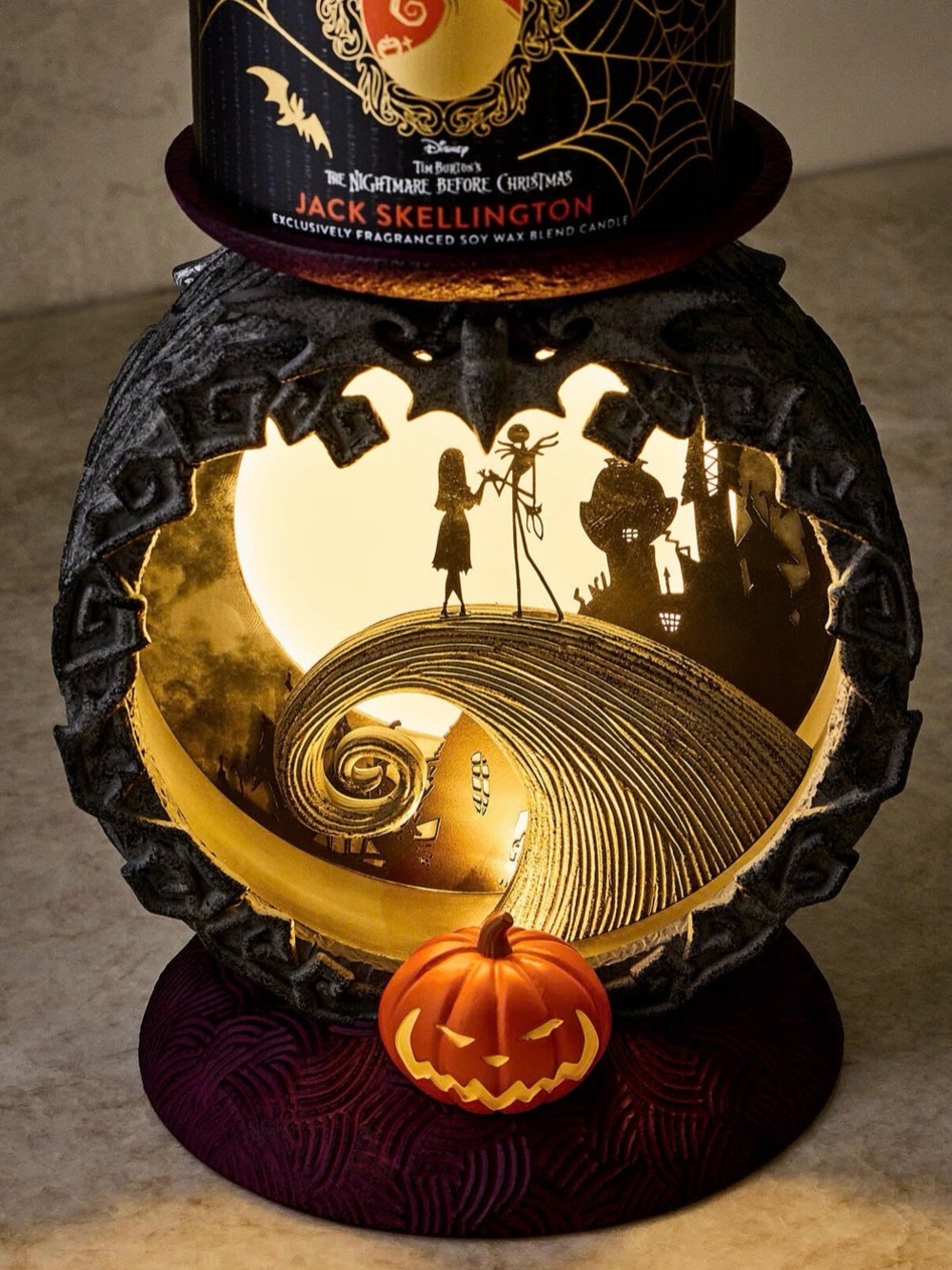 NWT IN HAND LIMITED EDITION NIGHTMARE BEFORE CHRISTMAS LIGHT UP PEDESTAL